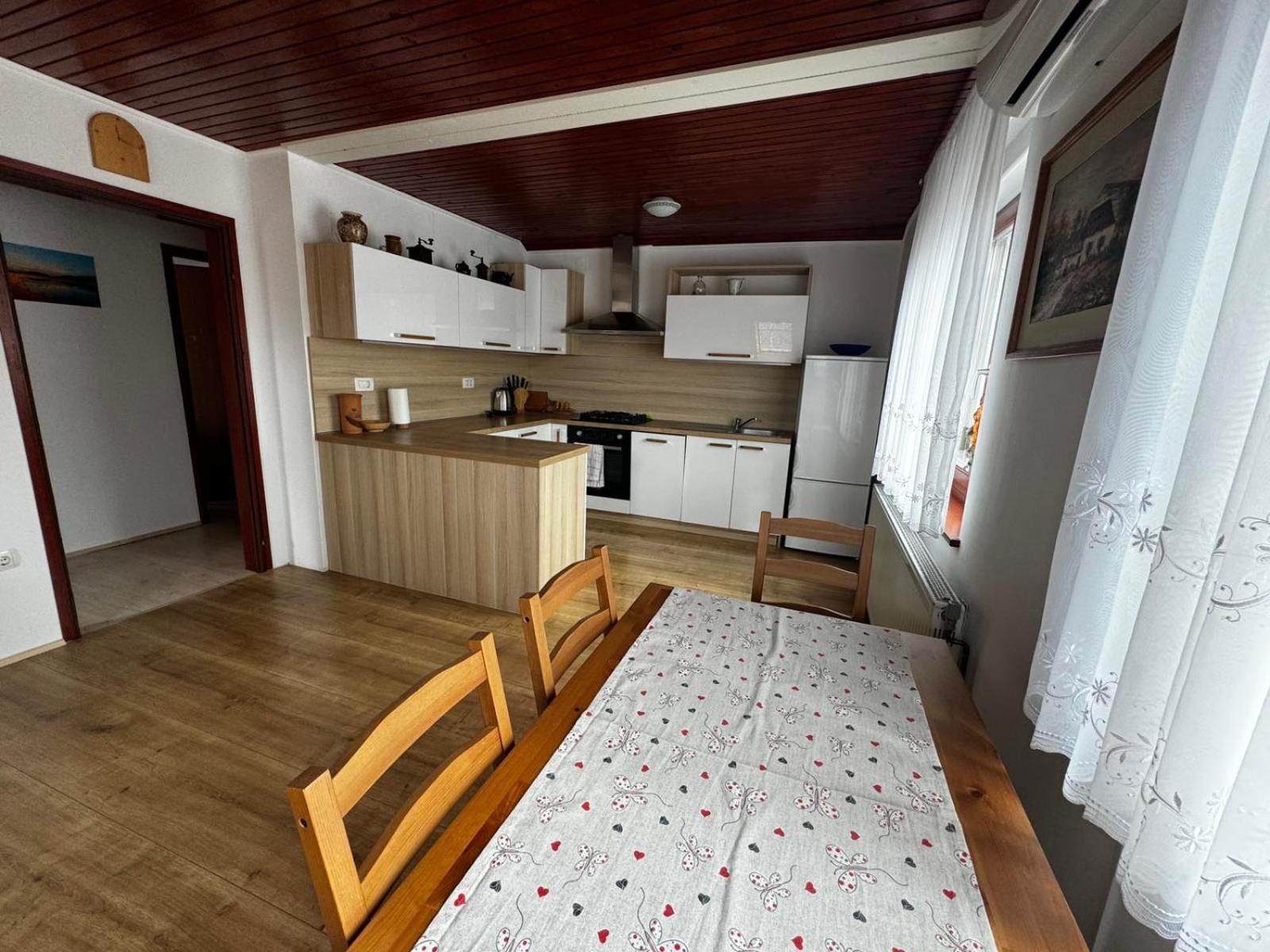 Rooms Apartma Cerknica Εξωτερικό φωτογραφία